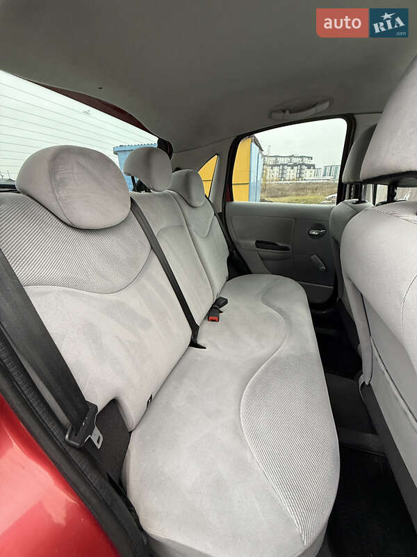 Хэтчбек Citroen C3 2007 в Софиевской Борщаговке фото 16 Хэтчбек Citroen C3 2007 в Софиевской Борщаговке
