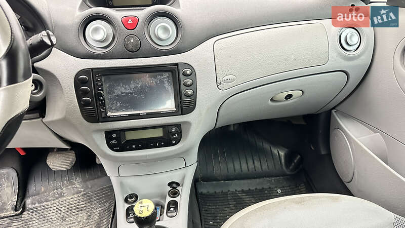 Хэтчбек Citroen C3 2004 в Тернополе фото 6 Хэтчбек Citroen C3 2004 в Тернополе