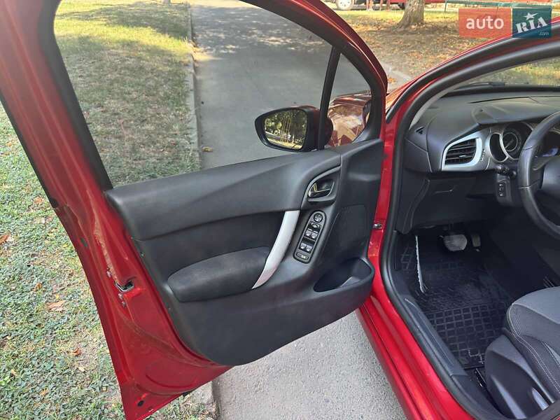 Хэтчбек Citroen C3 2011 в Одессе фото 12 Хэтчбек Citroen C3 2011 в Одессе