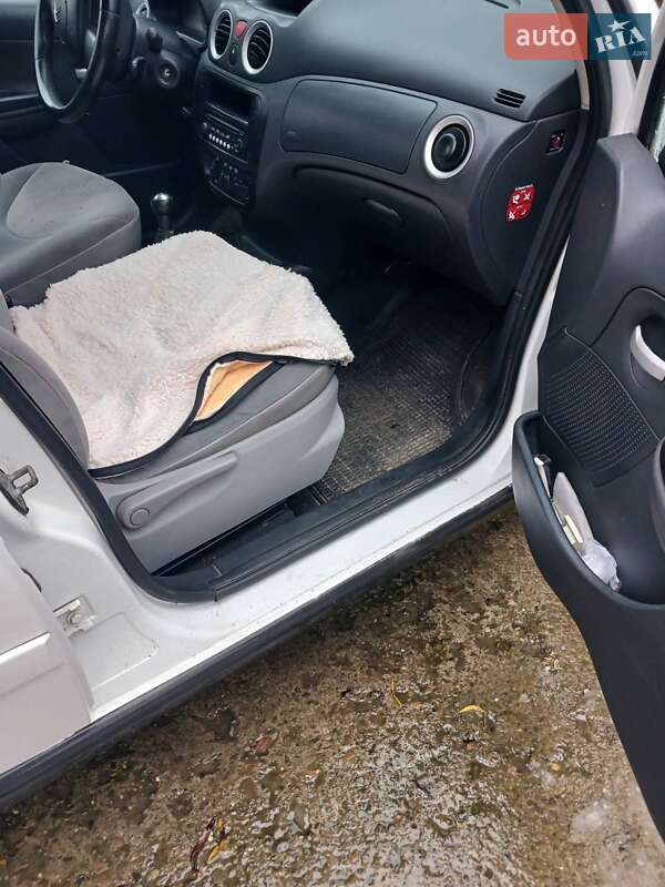 Хетчбек Citroen C3 2007 в Чернівцях