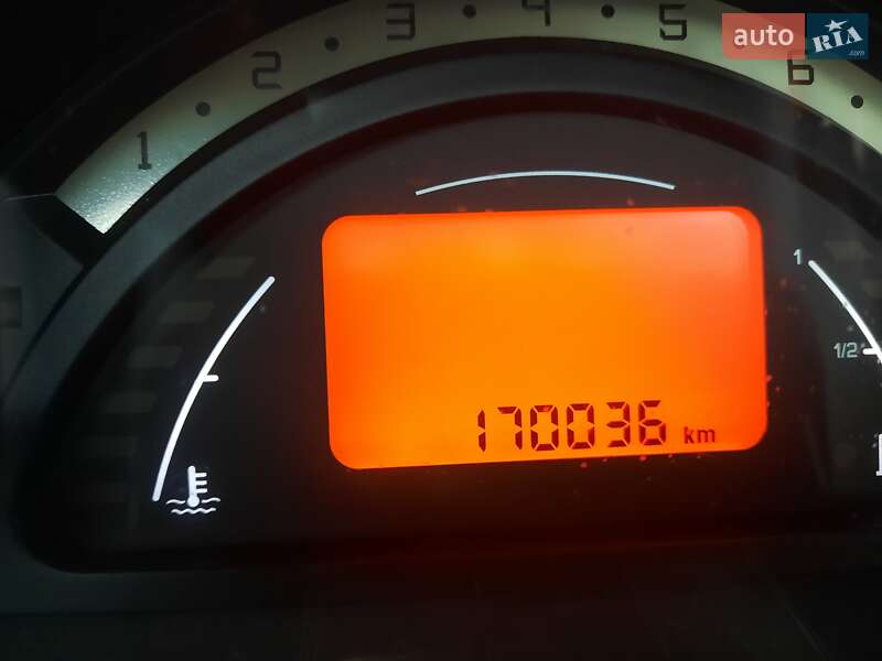 Хэтчбек Citroen C3 2003 в Сумах фото 53 Хэтчбек Citroen C3 2003 в Сумах