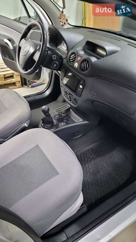 Хэтчбек Citroen C3 2004 в Ивано-Франковске