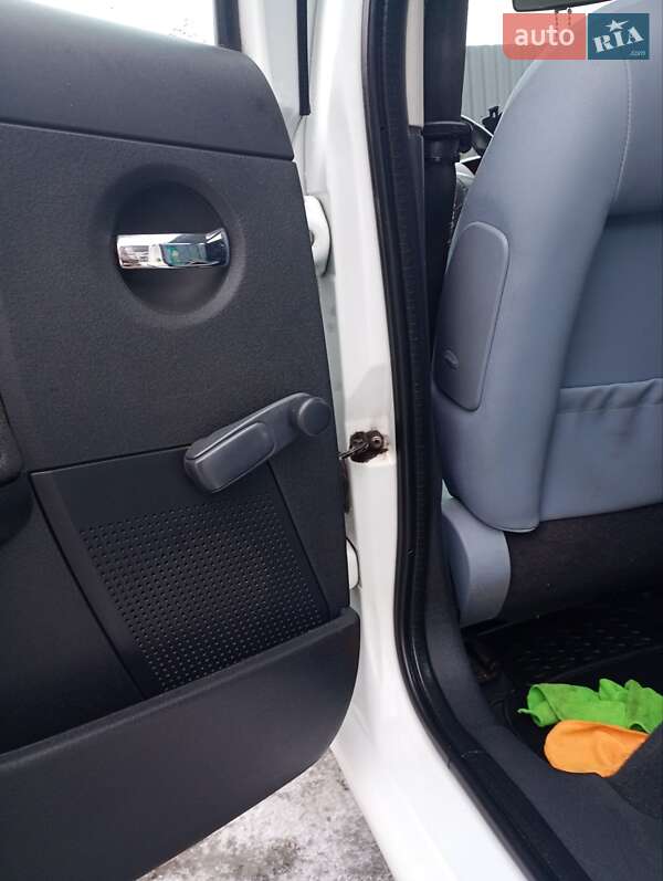 Хэтчбек Citroen C3 2006 в Шептицькому