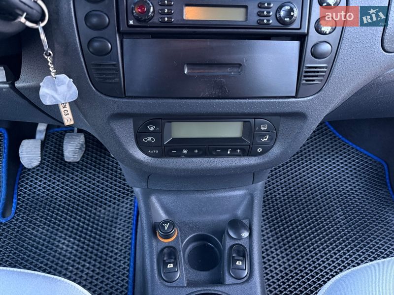 Хетчбек Citroen C3 2003 в Звягелі