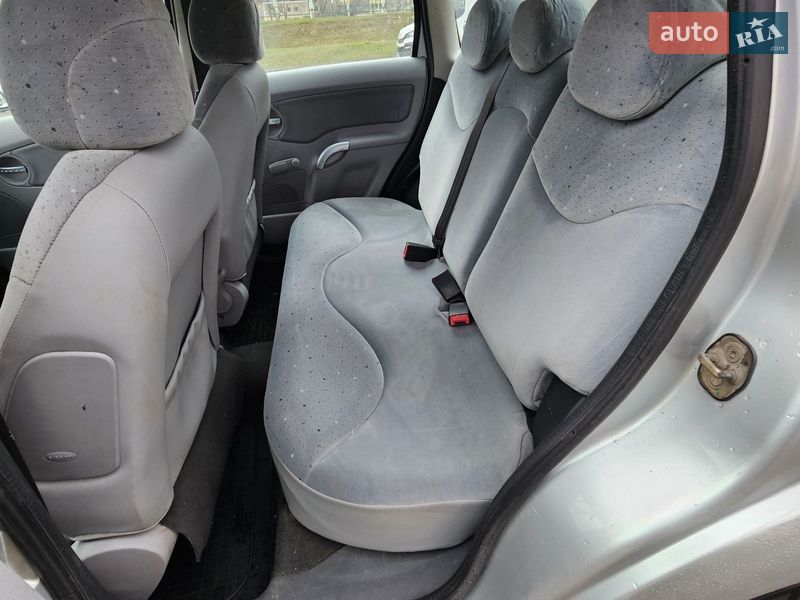 Хэтчбек Citroen C3 2003 в Киеве фото 18 Хэтчбек Citroen C3 2003 в Киеве