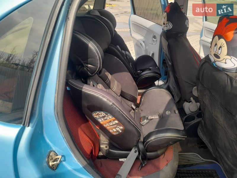 Хетчбек Citroen C3 2004 в Смілі фото 3 Хетчбек Citroen C3 2004 в Смілі