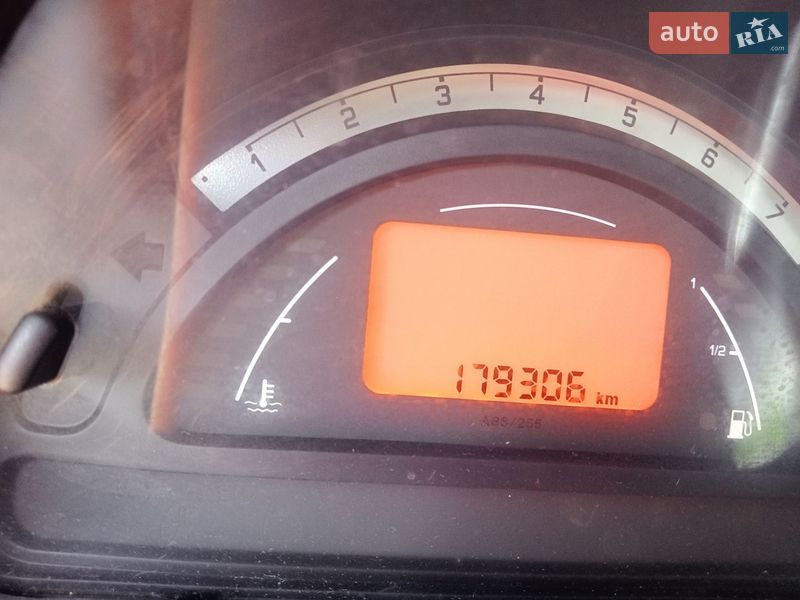 Хетчбек Citroen C3 2003 в Івано-Франківську фото 5 Хетчбек Citroen C3 2003 в Івано-Франківську