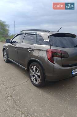 Внедорожник / Кроссовер Citroen C4 Aircross 2012 в 