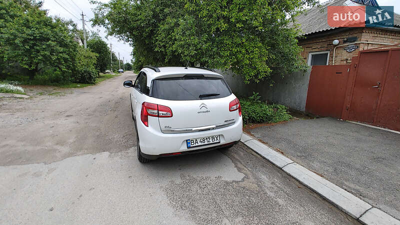 Внедорожник / Кроссовер Citroen C4 Aircross 2012 в 