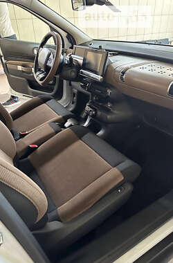 Внедорожник / Кроссовер Citroen C4 Cactus 2016 в 