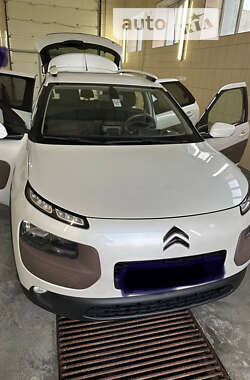 Внедорожник / Кроссовер Citroen C4 Cactus 2016 в 