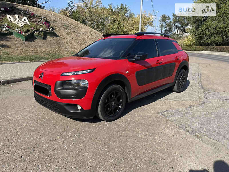 Внедорожник / Кроссовер Citroen C4 Cactus 2016 в 