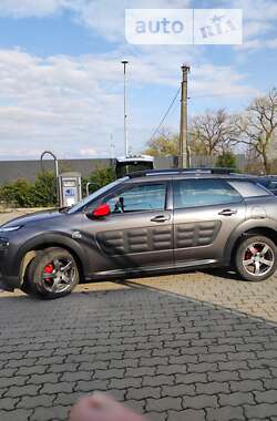 Внедорожник / Кроссовер Citroen C4 Cactus 2017 в Ужгороде