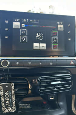 Внедорожник / Кроссовер Citroen C4 Cactus 2014 в 