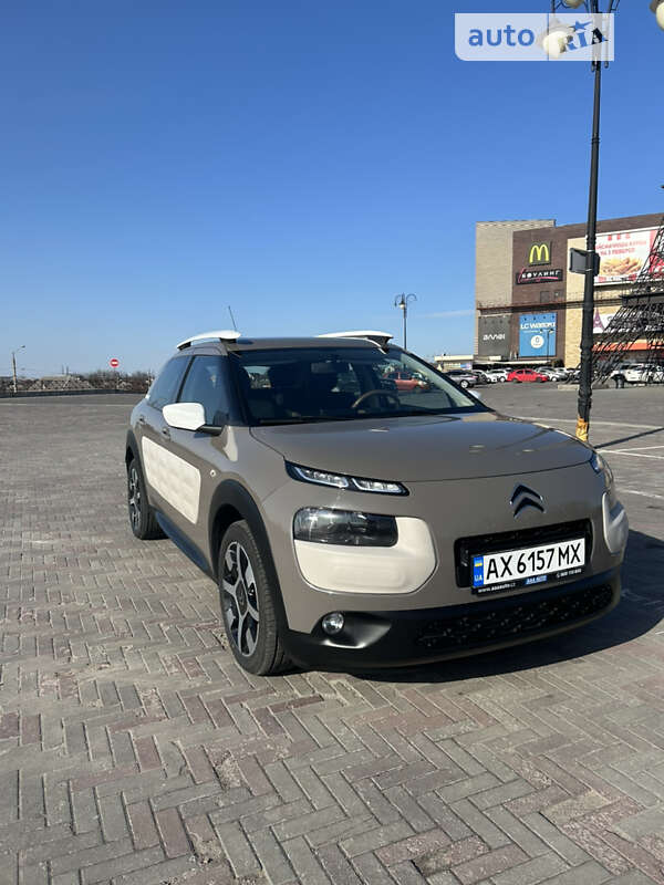Внедорожник / Кроссовер Citroen C4 Cactus 2014 в Харькове