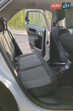 Внедорожник / Кроссовер Citroen C4 Cactus 2015 в 