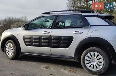 Внедорожник / Кроссовер Citroen C4 Cactus 2015 в 