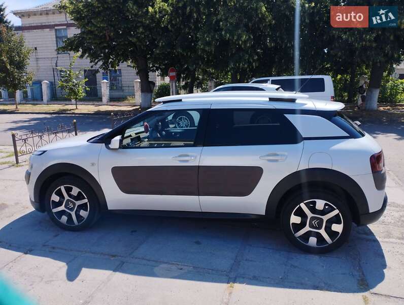 Внедорожник / Кроссовер Citroen C4 Cactus 2015 в Киеве