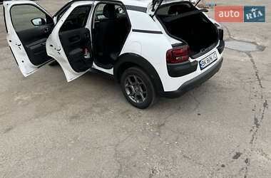 Внедорожник / Кроссовер Citroen C4 Cactus 2016 в Сарнах