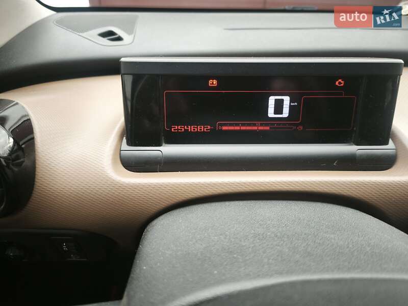 Внедорожник / Кроссовер Citroen C4 Cactus 2014 в Запорожье