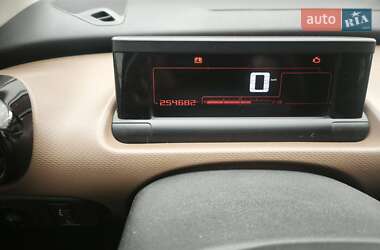 Внедорожник / Кроссовер Citroen C4 Cactus 2014 в 