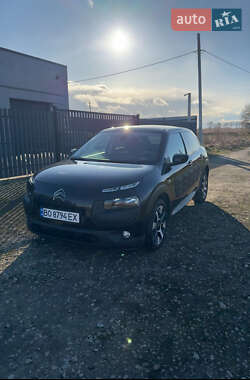 Внедорожник / Кроссовер Citroen C4 Cactus 2016 в 