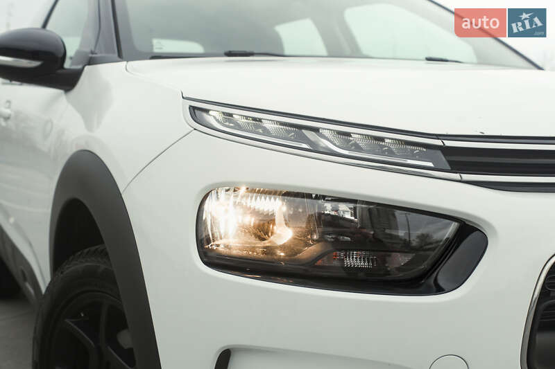 Внедорожник / Кроссовер Citroen C4 Cactus 2018 в Обухове