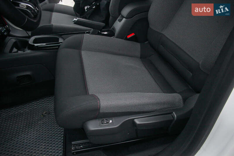 Внедорожник / Кроссовер Citroen C4 Cactus 2018 в Обухове