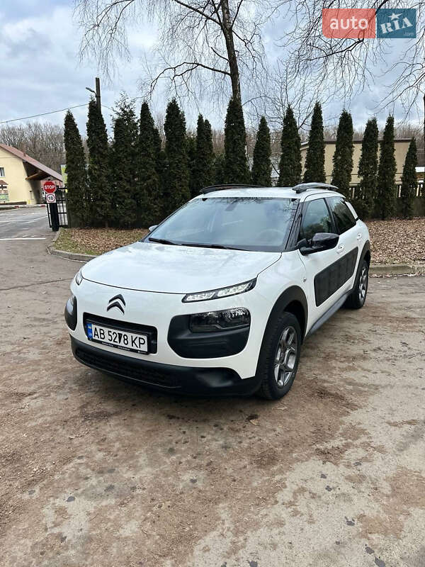 Внедорожник / Кроссовер Citroen C4 Cactus 2016 в 