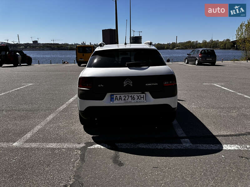 Внедорожник / Кроссовер Citroen C4 Cactus 2015 в Киеве
