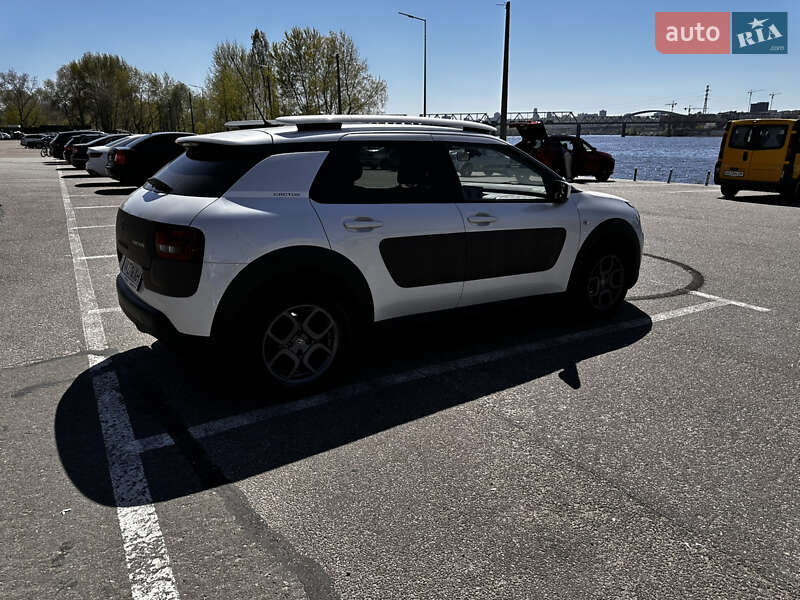 Внедорожник / Кроссовер Citroen C4 Cactus 2015 в Киеве
