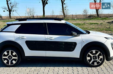 Внедорожник / Кроссовер Citroen C4 Cactus 2016 в 