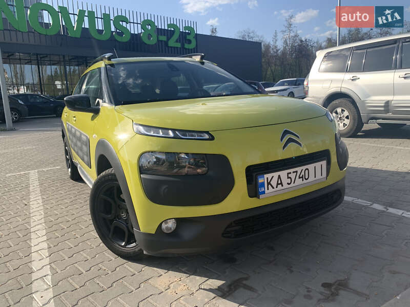 Позашляховик / Кросовер Citroen C4 Cactus 2015 в 