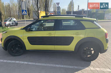 Позашляховик / Кросовер Citroen C4 Cactus 2015 в 