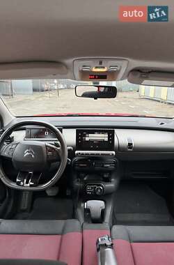 Позашляховик / Кросовер Citroen C4 Cactus 2017 в 