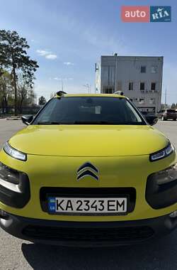 Внедорожник / Кроссовер Citroen C4 Cactus 2015 в 
