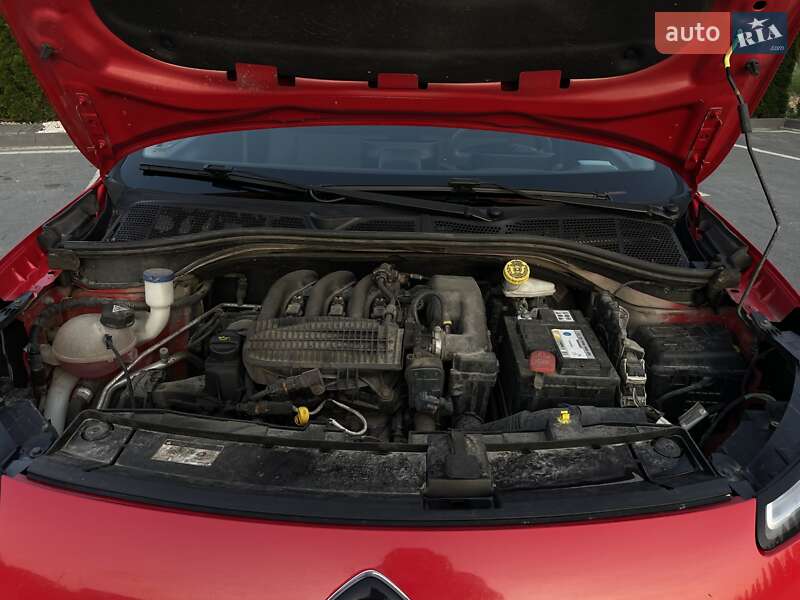 Внедорожник / Кроссовер Citroen C4 Cactus 2015 в Надворной