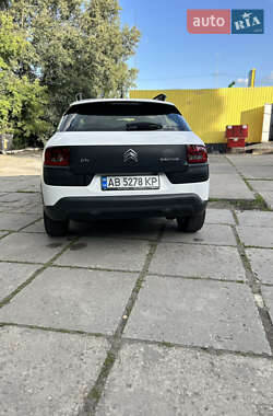 Внедорожник / Кроссовер Citroen C4 Cactus 2016 в 