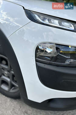Внедорожник / Кроссовер Citroen C4 Cactus 2016 в 