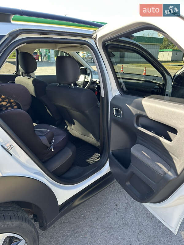 Внедорожник / Кроссовер Citroen C4 Cactus 2015 в Жовкве