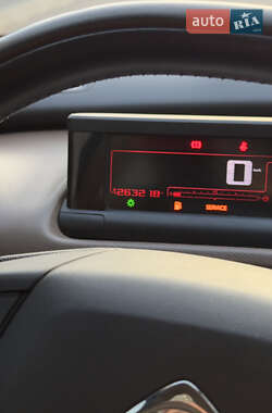 Внедорожник / Кроссовер Citroen C4 Cactus 2015 в 