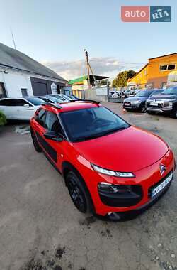 Внедорожник / Кроссовер Citroen C4 Cactus 2015 в 
