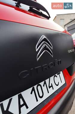Внедорожник / Кроссовер Citroen C4 Cactus 2015 в 