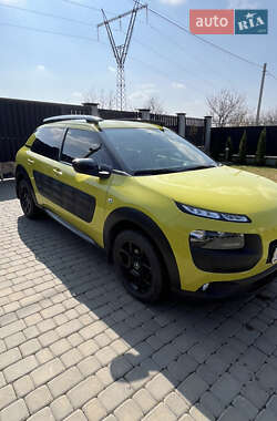 Позашляховик / Кросовер Citroen C4 Cactus 2017 в 