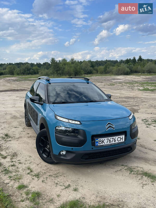 Внедорожник / Кроссовер Citroen C4 Cactus 2018 в Сарнах