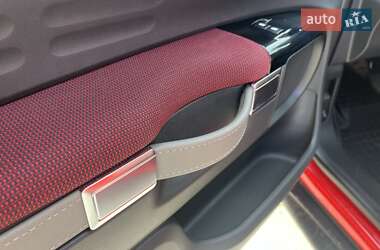 Внедорожник / Кроссовер Citroen C4 Cactus 2016 в 