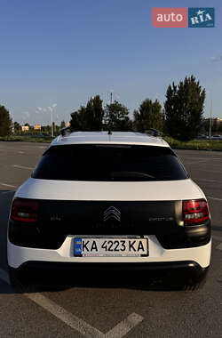 Внедорожник / Кроссовер Citroen C4 Cactus 2015 в 