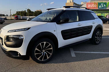 Внедорожник / Кроссовер Citroen C4 Cactus 2015 в 