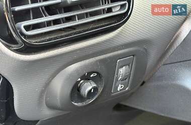Внедорожник / Кроссовер Citroen C4 Cactus 2015 в 