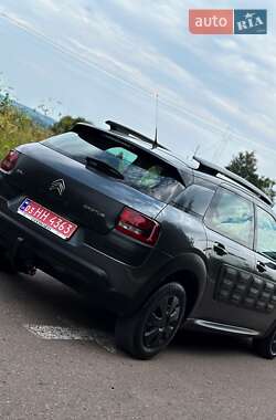 Внедорожник / Кроссовер Citroen C4 Cactus 2016 в 